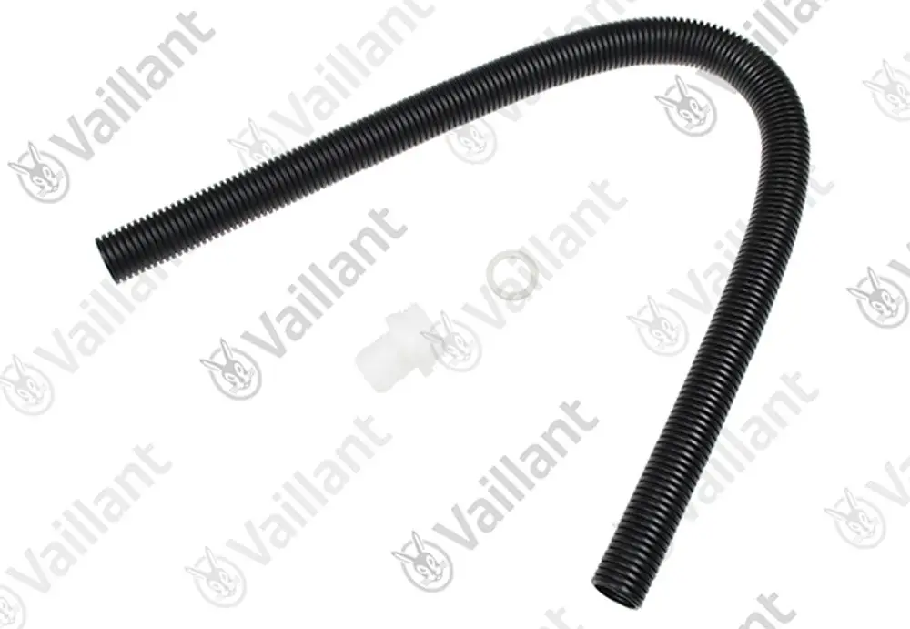 Schwarzes, flexibles Rohr mit spiraliger Struktur und einem weißen Anschlussstück, produziert von Vaillant, zur Verwendung in Heizungs- oder Ablaufsystemen.